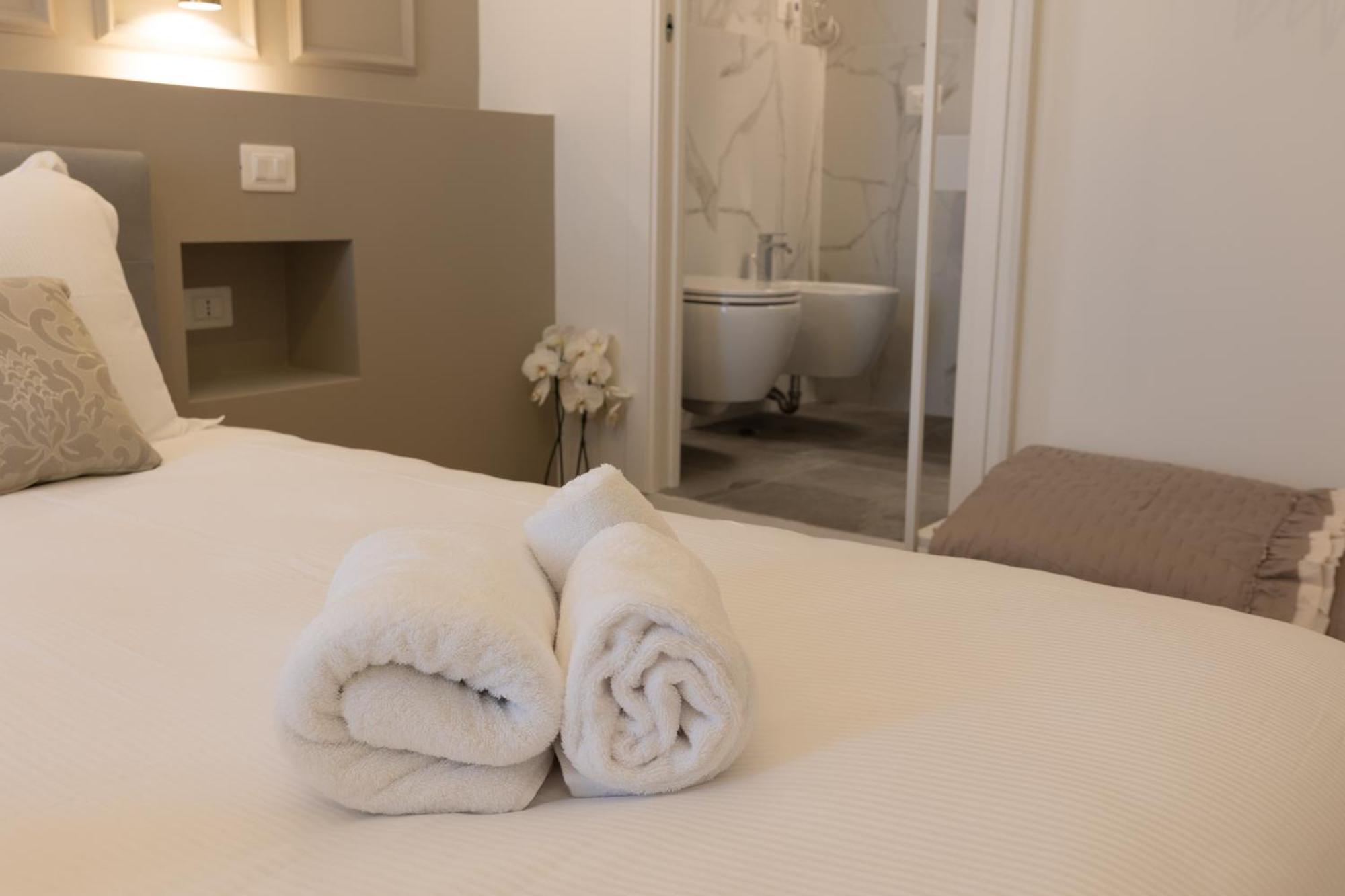 De Vince Suites - Luxury Rooms - Roma Termini エクステリア 写真
