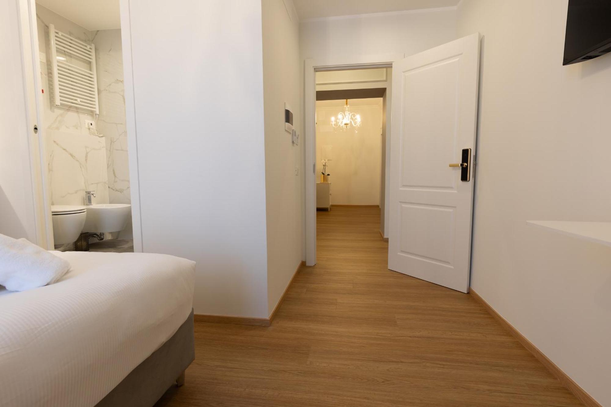 De Vince Suites - Luxury Rooms - Roma Termini エクステリア 写真