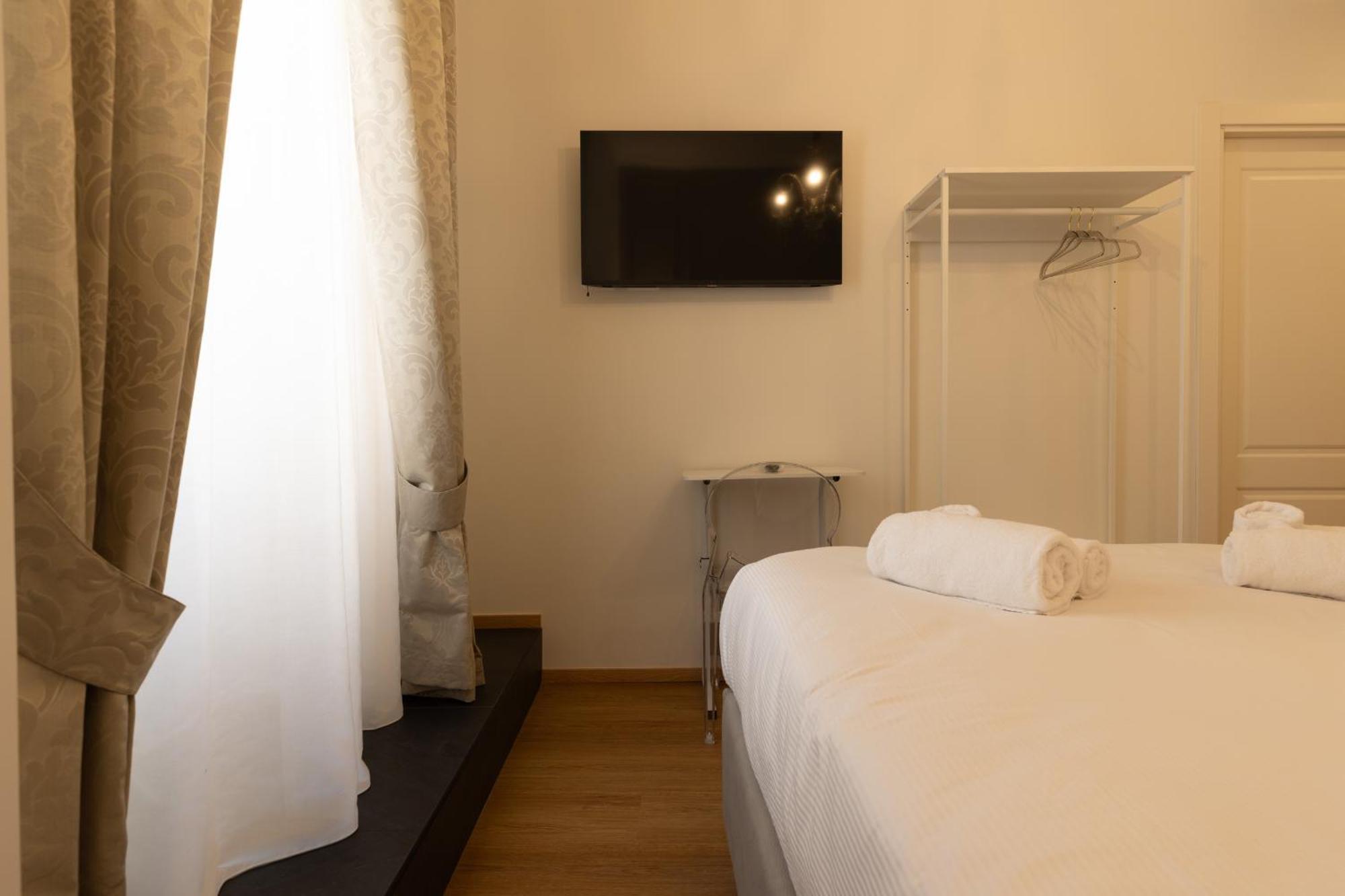 De Vince Suites - Luxury Rooms - Roma Termini エクステリア 写真