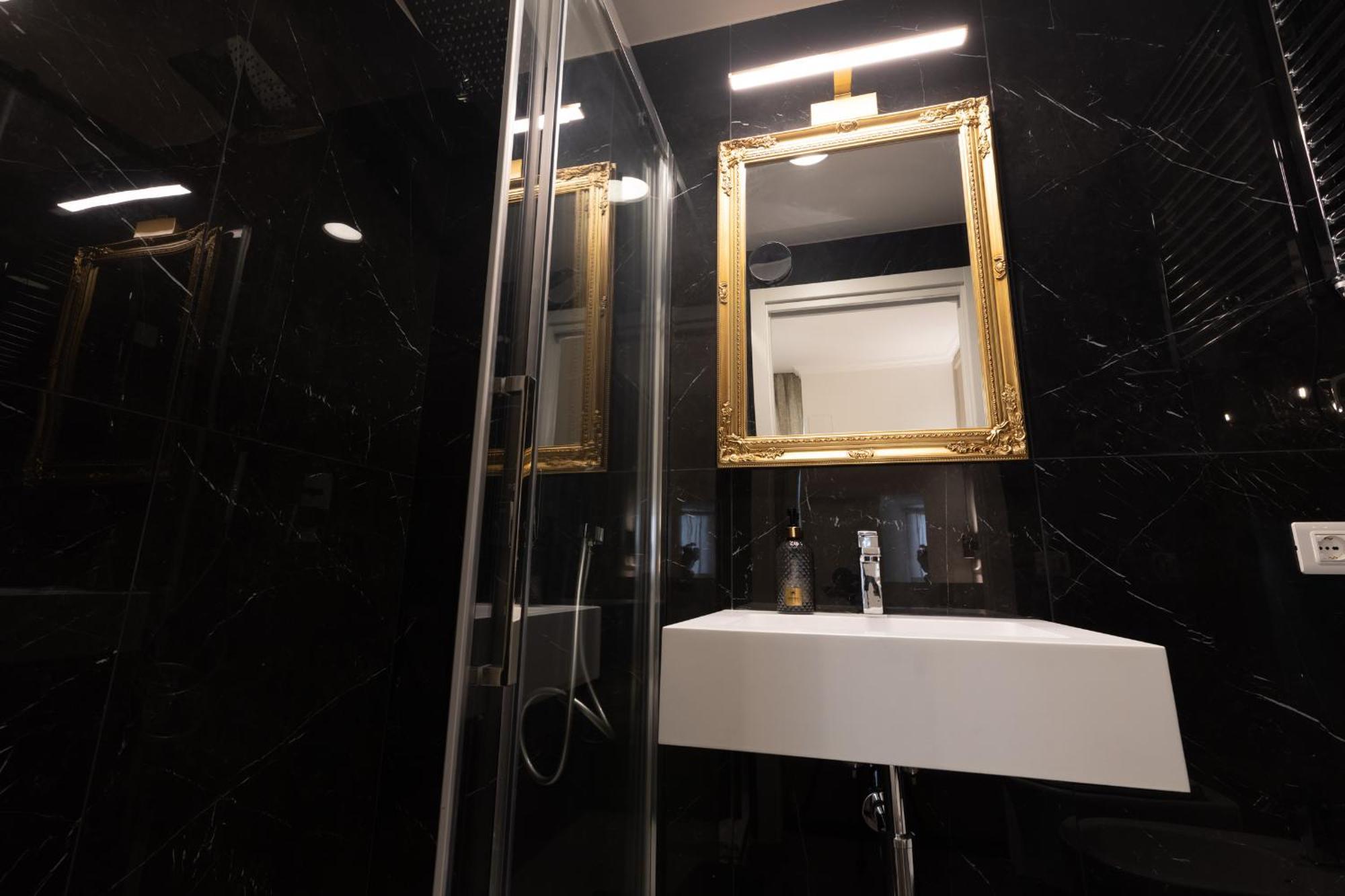 De Vince Suites - Luxury Rooms - Roma Termini エクステリア 写真