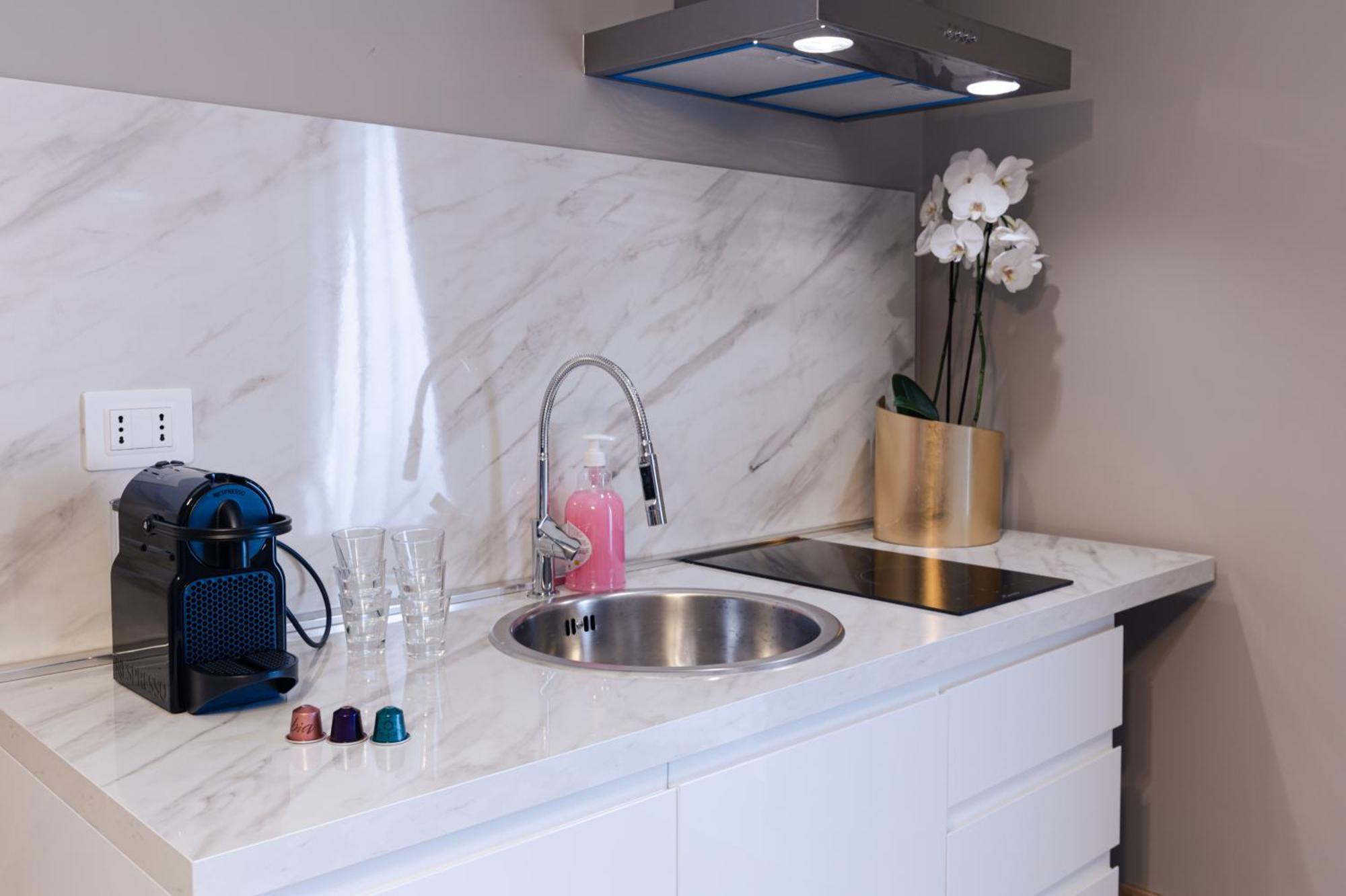 De Vince Suites - Luxury Rooms - Roma Termini エクステリア 写真