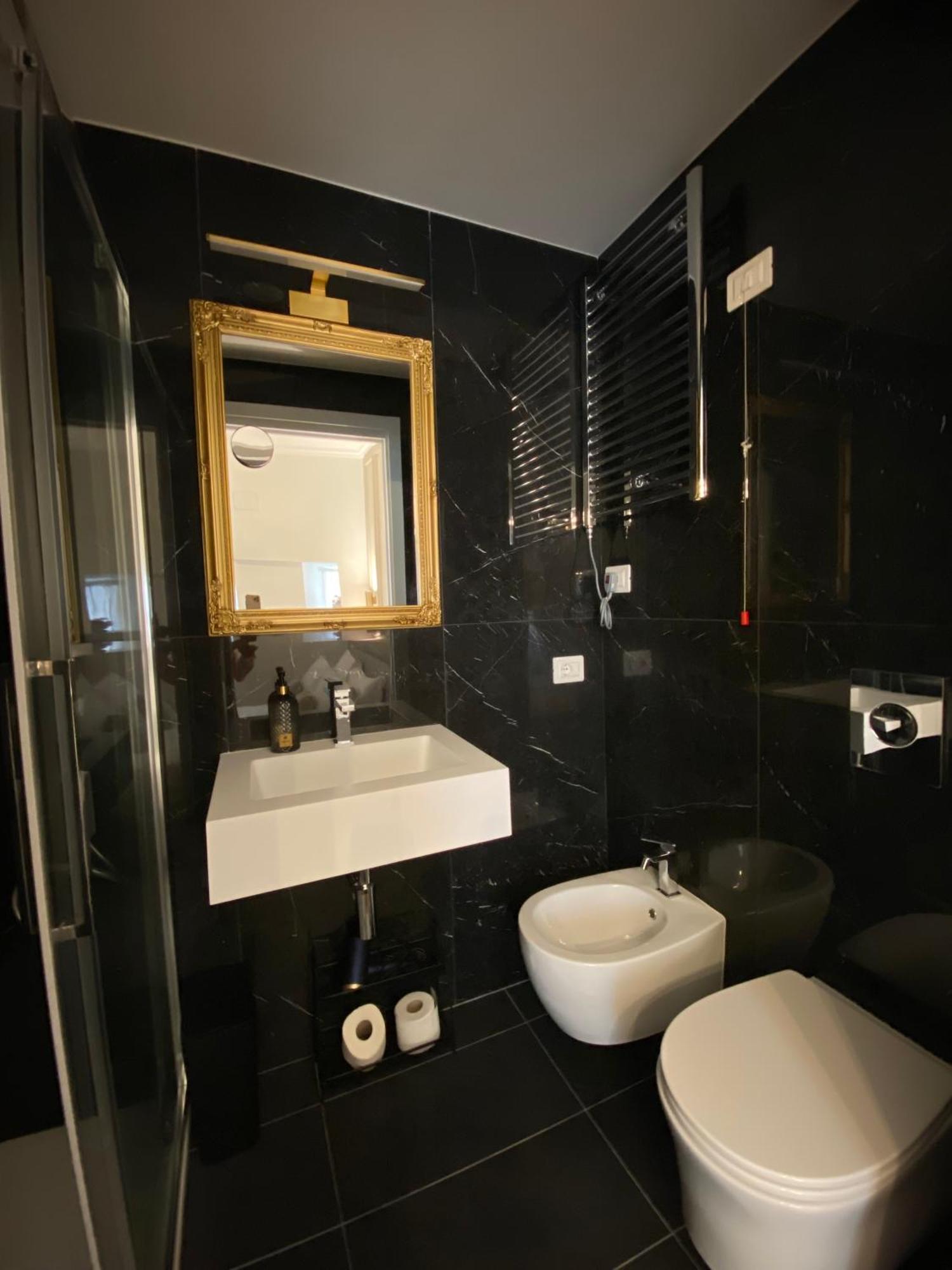 De Vince Suites - Luxury Rooms - Roma Termini エクステリア 写真